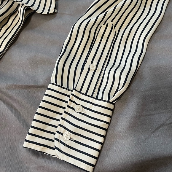 H&M Silky Collared White & Black Striped V-Neck Blouse/Button Down - Picture 8 of 8